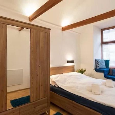 Cozy Studio On Wielopole Street. Краків Екстер'єр фото